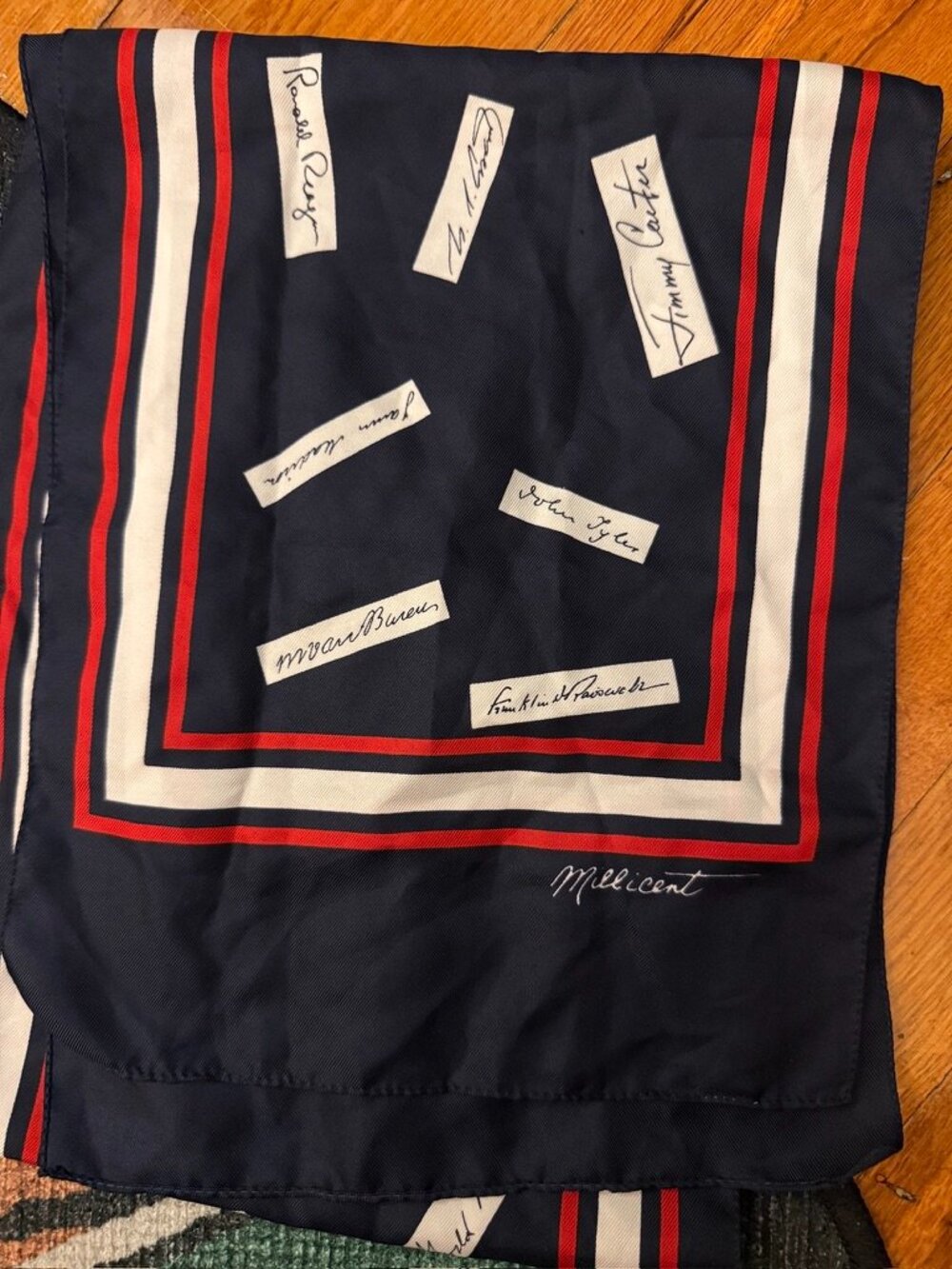 Vintage 1970s Millicent The Presidents Scarf Presidential Signatures - Picture 5 of 7